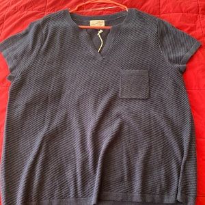 Universal thread textured polo